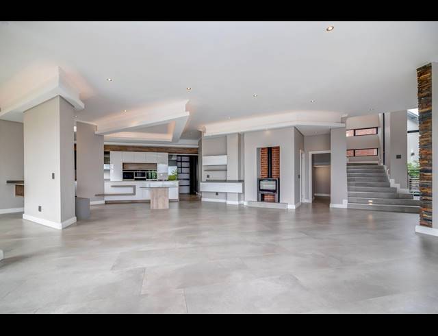 5 BEDROOM HOUSE FOR SALE IN STEYN CITY